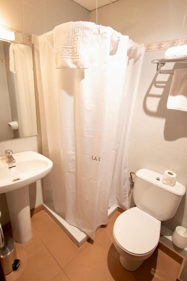 Pensio La Creu Hotell Esterri d'Àneu Exteriör bild