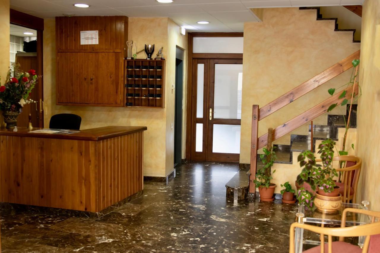Pensio La Creu Hotell Esterri d'Àneu Exteriör bild