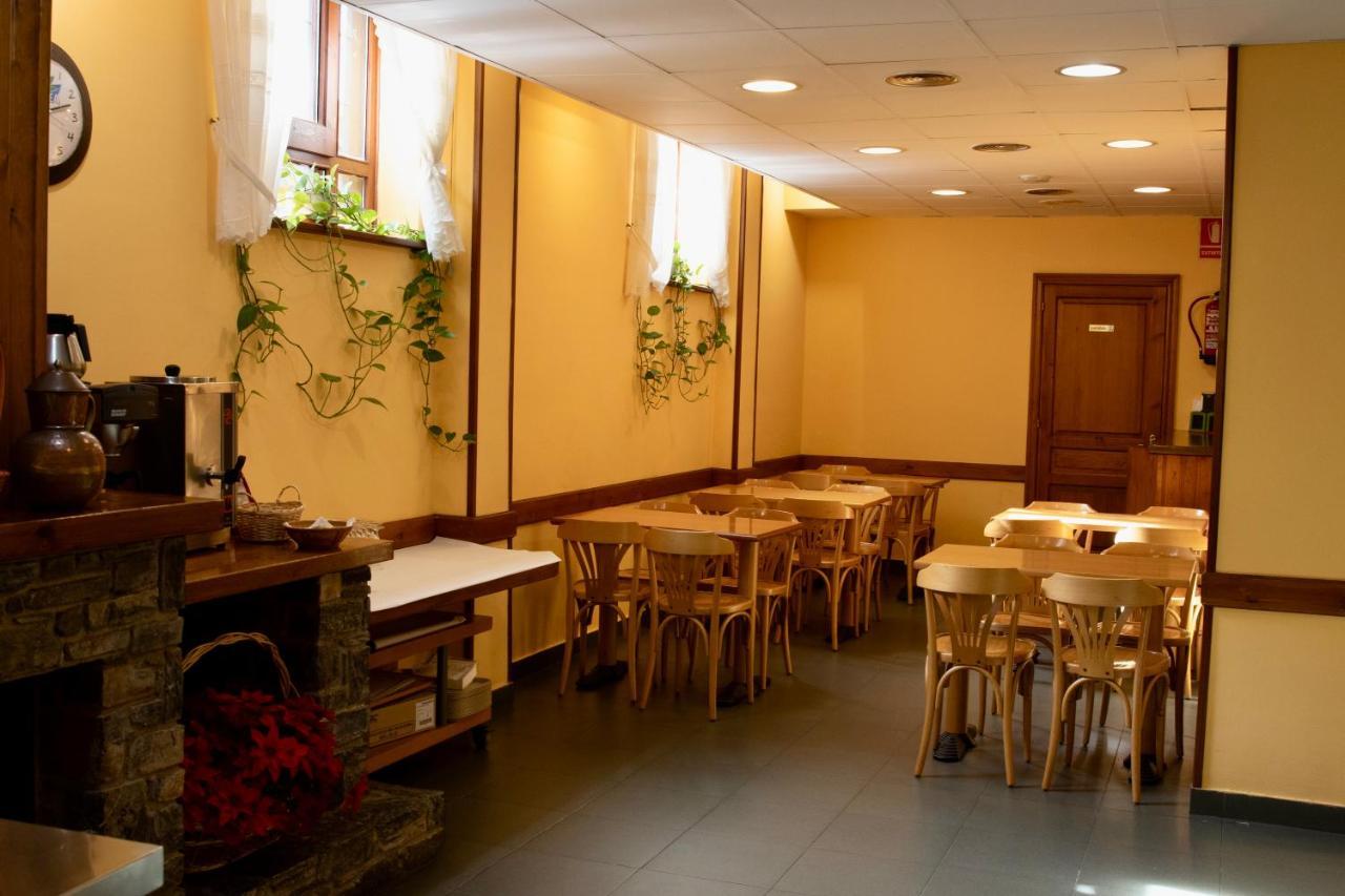 Pensio La Creu Hotell Esterri d'Àneu Exteriör bild