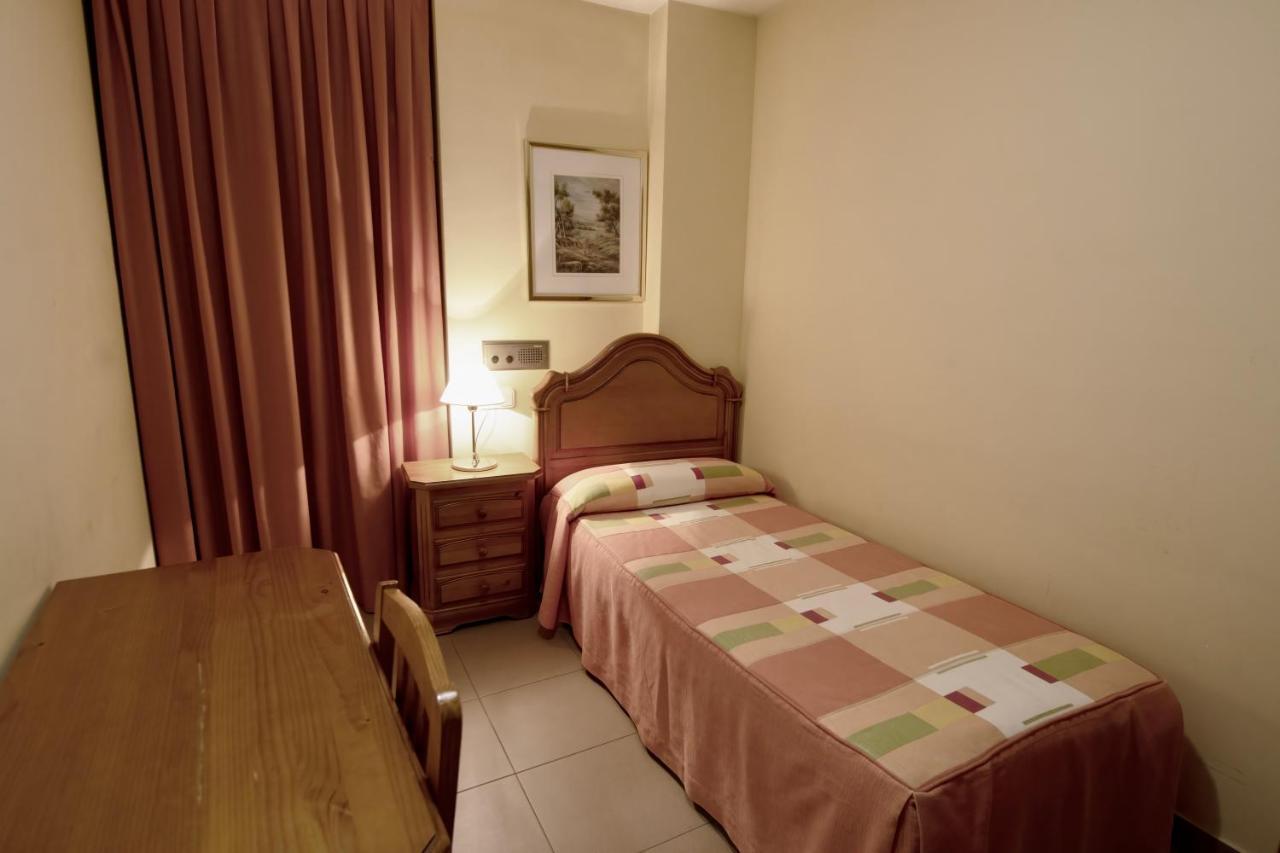Pensio La Creu Hotell Esterri d'Àneu Exteriör bild