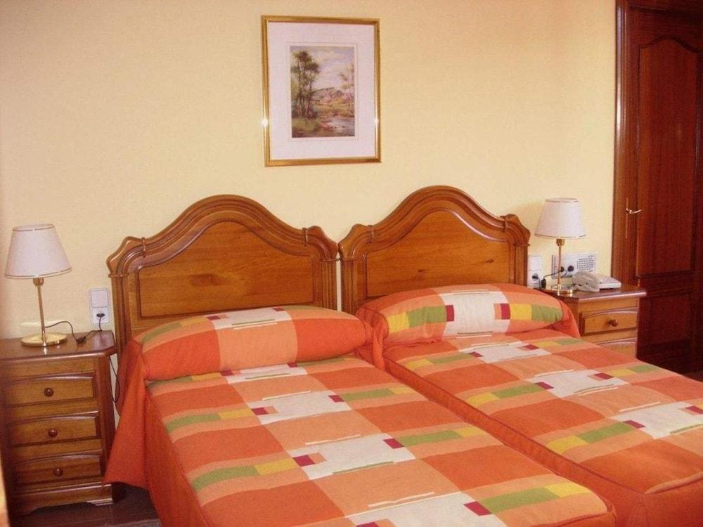 Pensio La Creu Hotell Esterri d'Àneu Exteriör bild